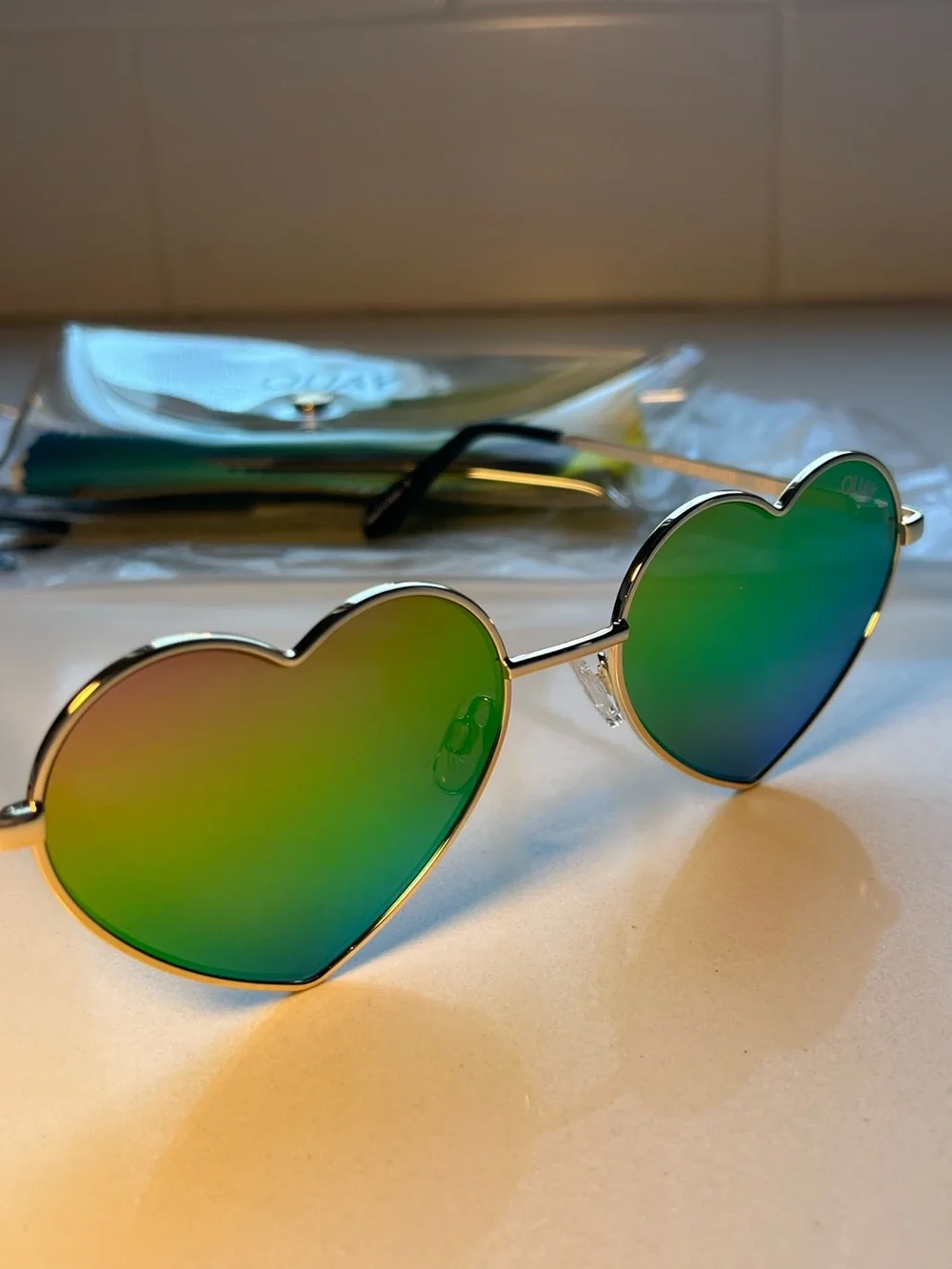 Quay Australia Heartbreaker Sunglasses Gold Frame / Rainbow Mirrored Lens - NWT